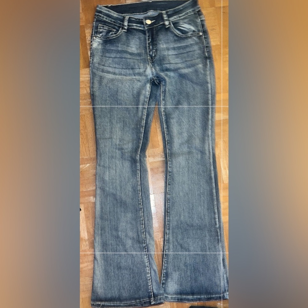 Bell bottom jeans 😔